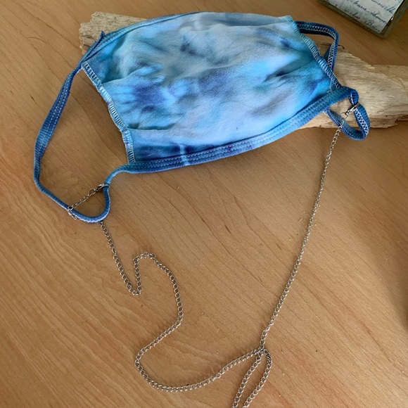 Nwt blue cotton tie dye mask and silver mask chain - Picture 9 of 10
